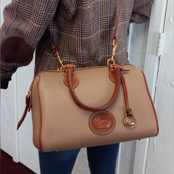 Dooney & Bourke, AWL, 3.0 Barrel Satchel 28, in Taupe - Picture 2 of 16